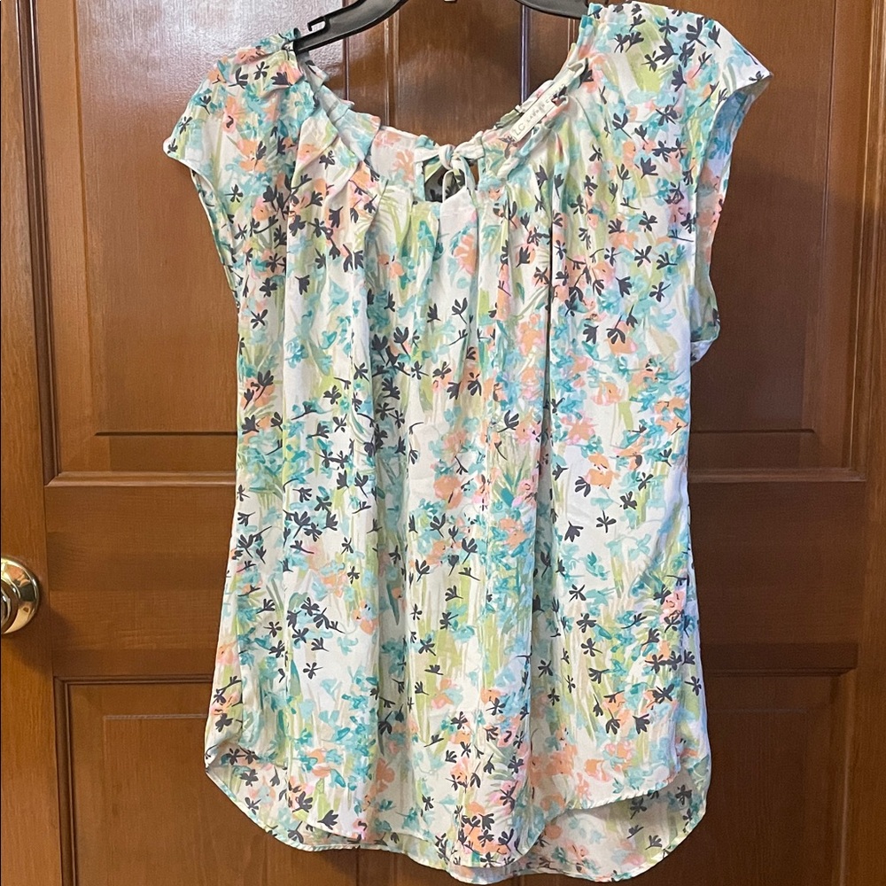 LC Lauren Conrad White Flutter Sleeve Blouse